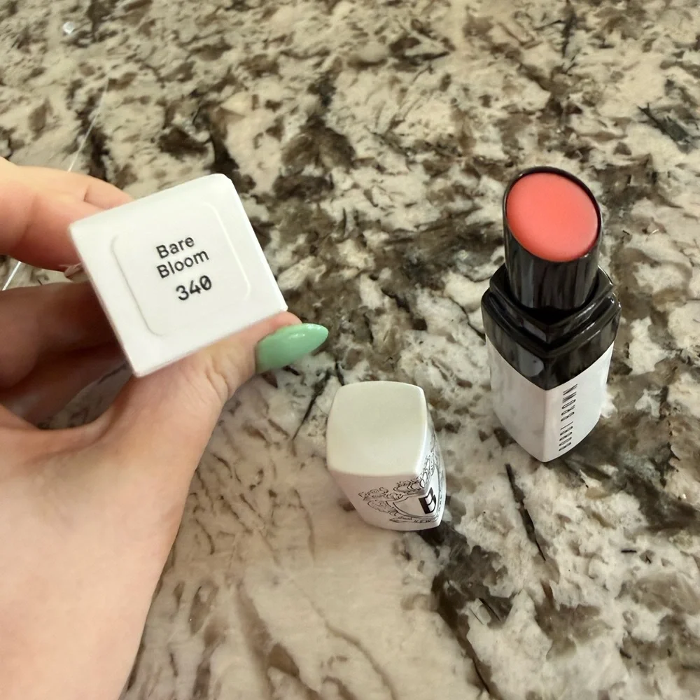 NWT Bobbi brown Extra Lip Tinted Balm - bare bloom - Picture 5 of 5